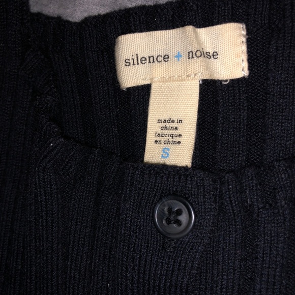 Silence+Noise Ribbed Cropped Tank w/ buttons - Picture 4 of 4